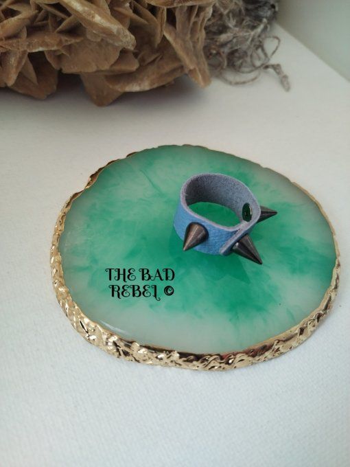 Original Bague cuir bleu avec pendentif spike cone en acier inoxydable Gun Metal T. 7.5cm Bad Rebel