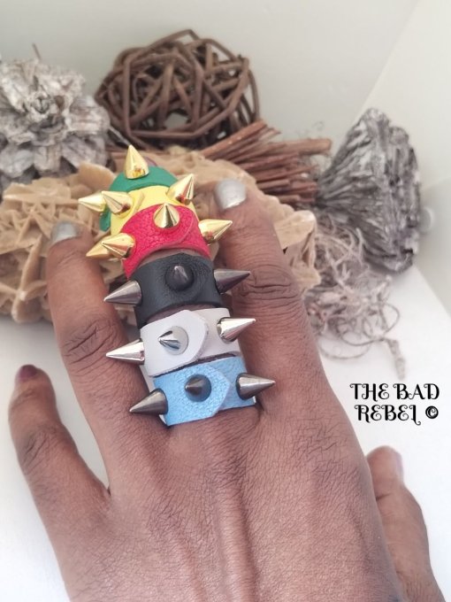 Original Bague cuir Vert avec pendentif spike cone en acier inoxydable Dore T. 7.5cm Bad Rebel 